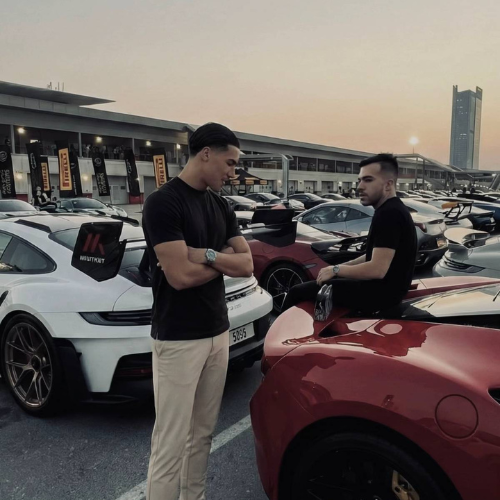 Joao Laurent em Dubai com parceiros de negócios